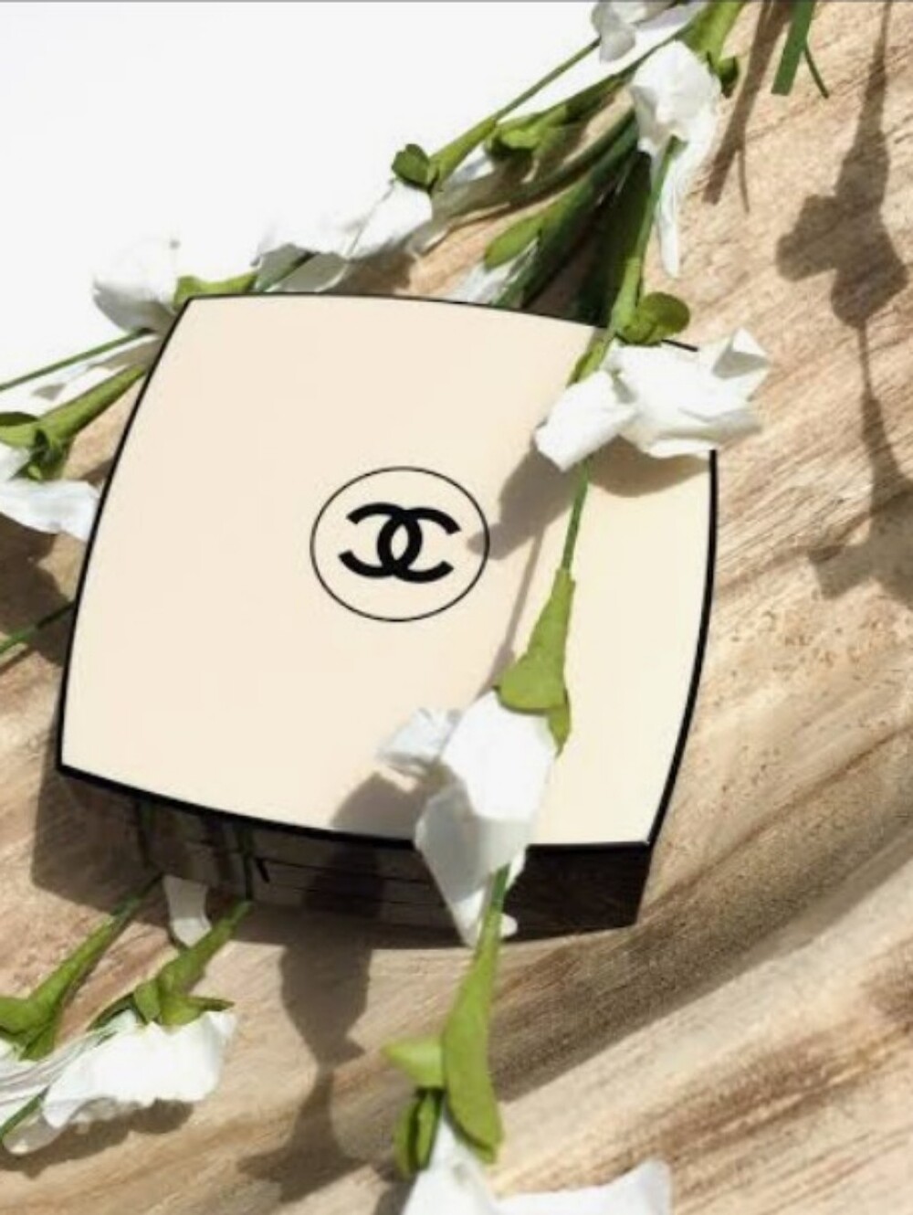 Chanel Les Beiges Compact - Beige